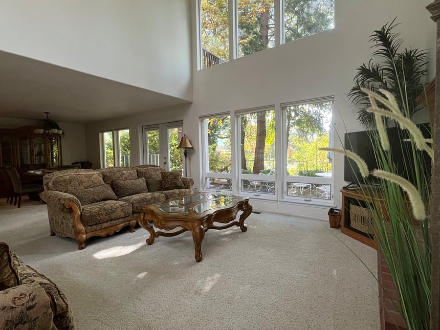 Gorgeous home on the Rogue River in town