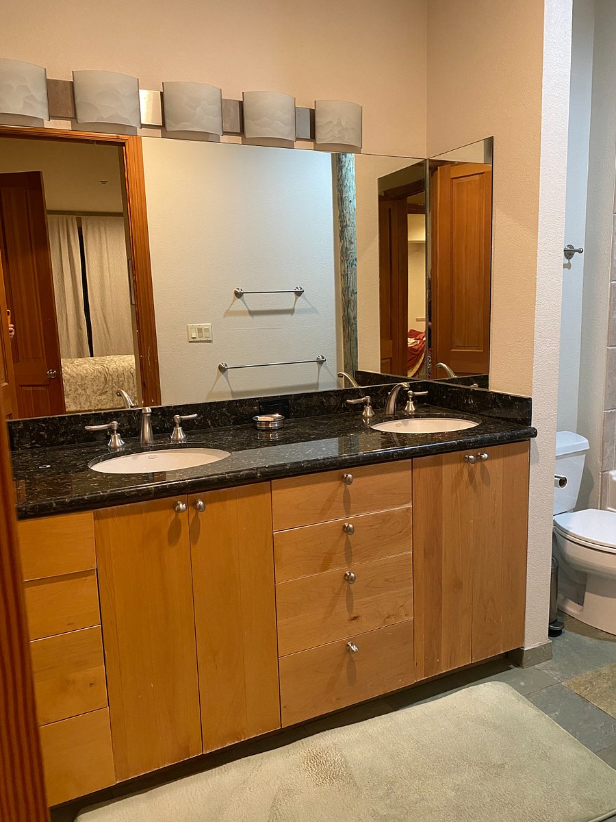 Private bathroom, double sinks, lots of storage. Towels, cleaning supplies included. 