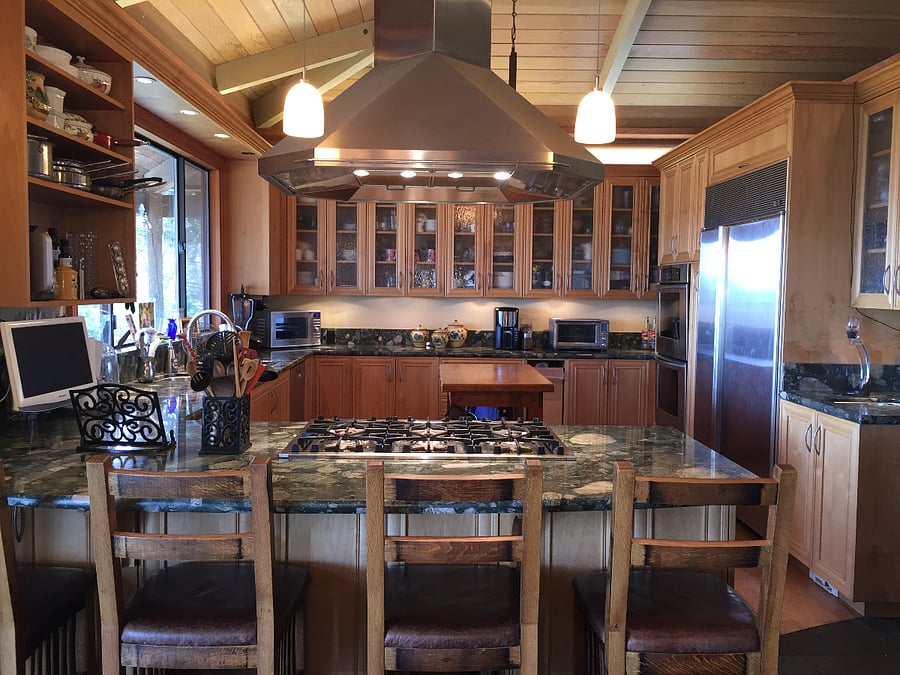 Shared kitchen. Fully equipped & furnished.