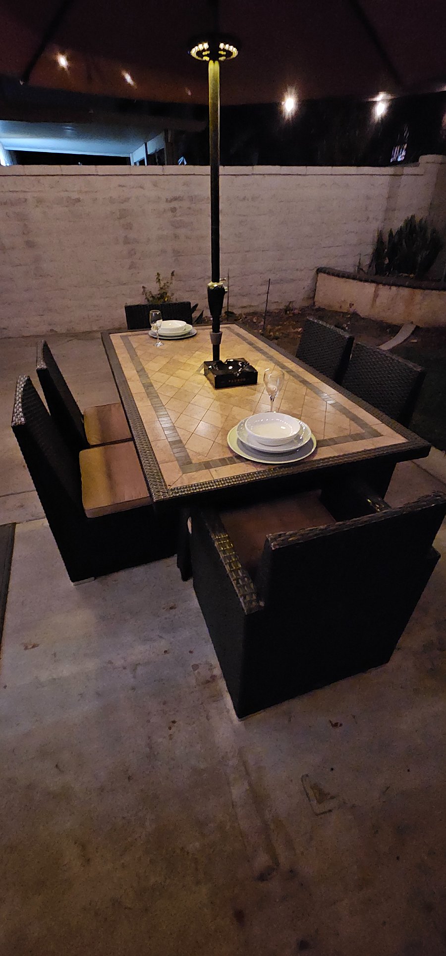 Great for a relaxing dinner outside in the evening with plenty of lighting. 