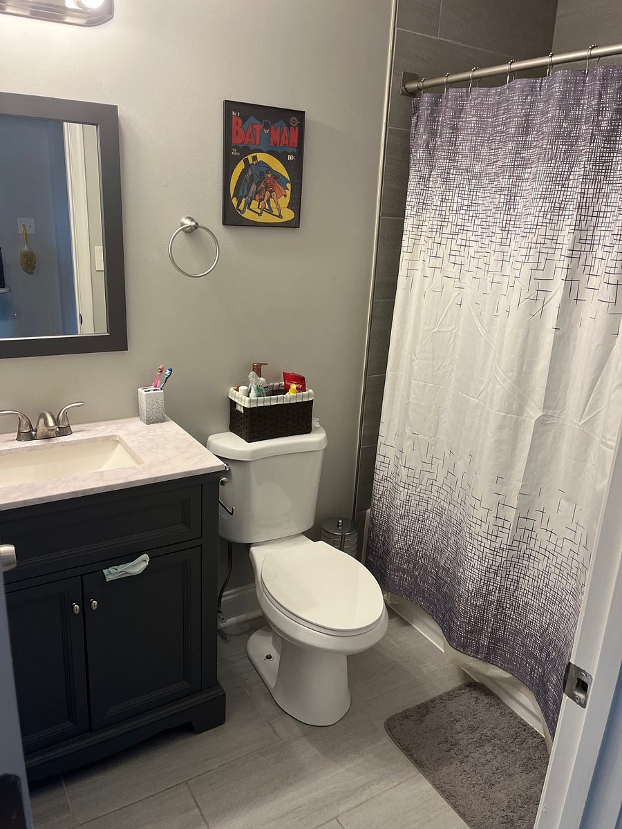 Private Full Bathroom