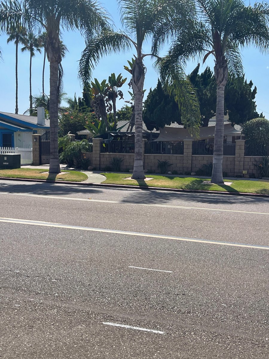 Gated complex