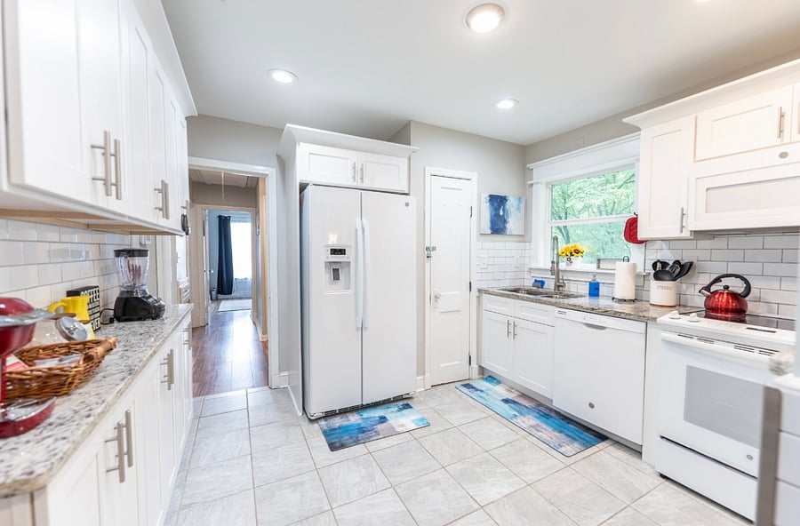 Full Kitchen