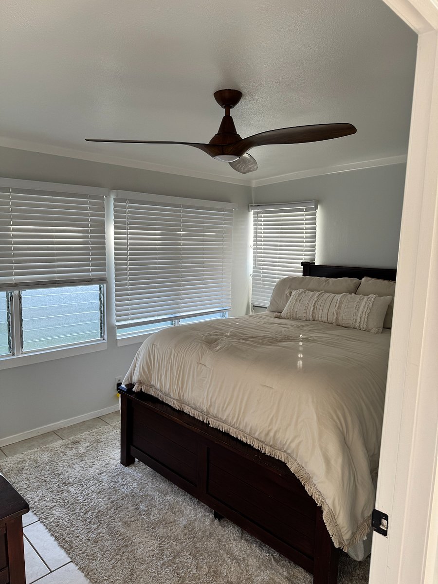 Bedroom with queen sized bed.
