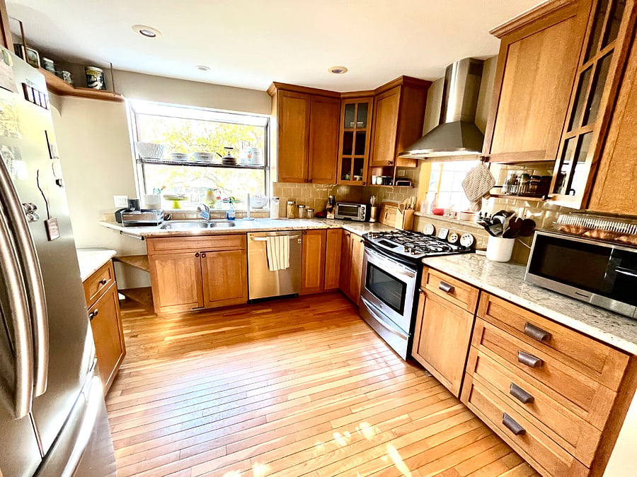 Shared, fully furnished kitchen