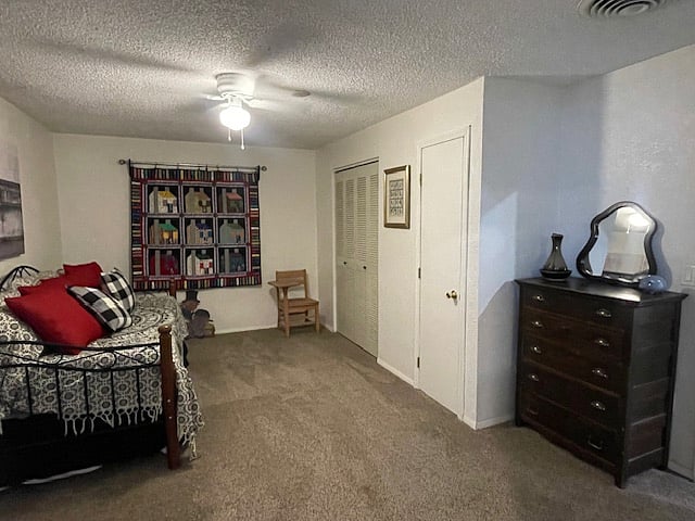 3rd bed with trundle - has bathroom off of bedroom