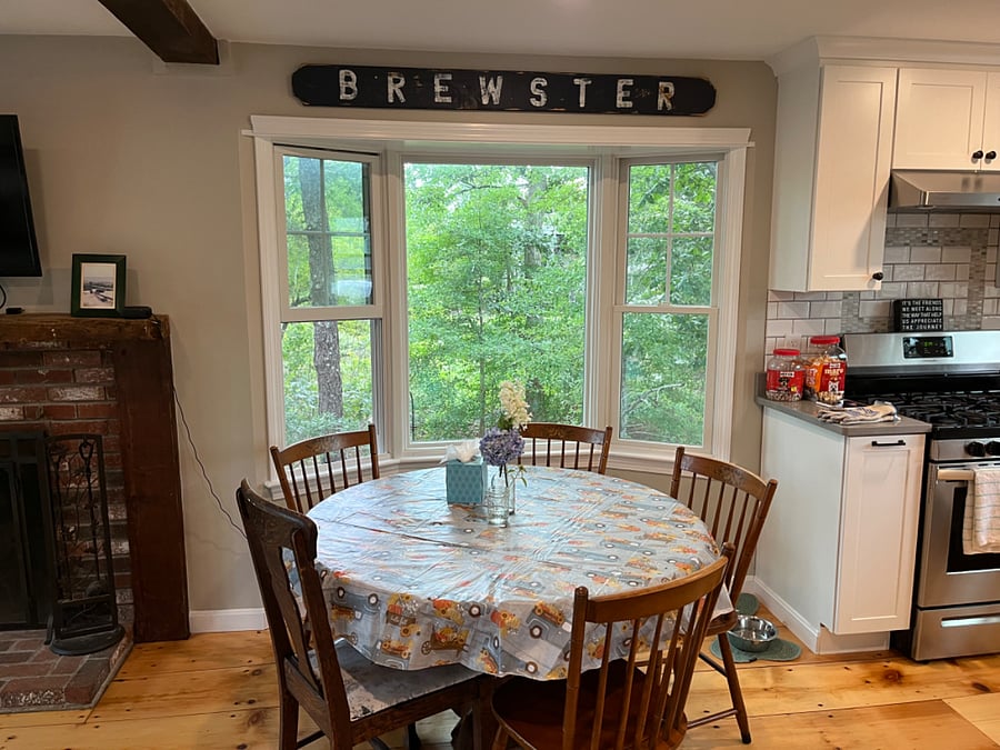 Beautiful bay window dining area