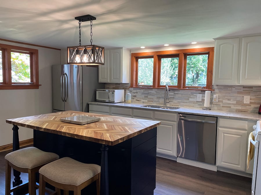 Stunning Furnished Turn Key Apartment For Rent Houston image