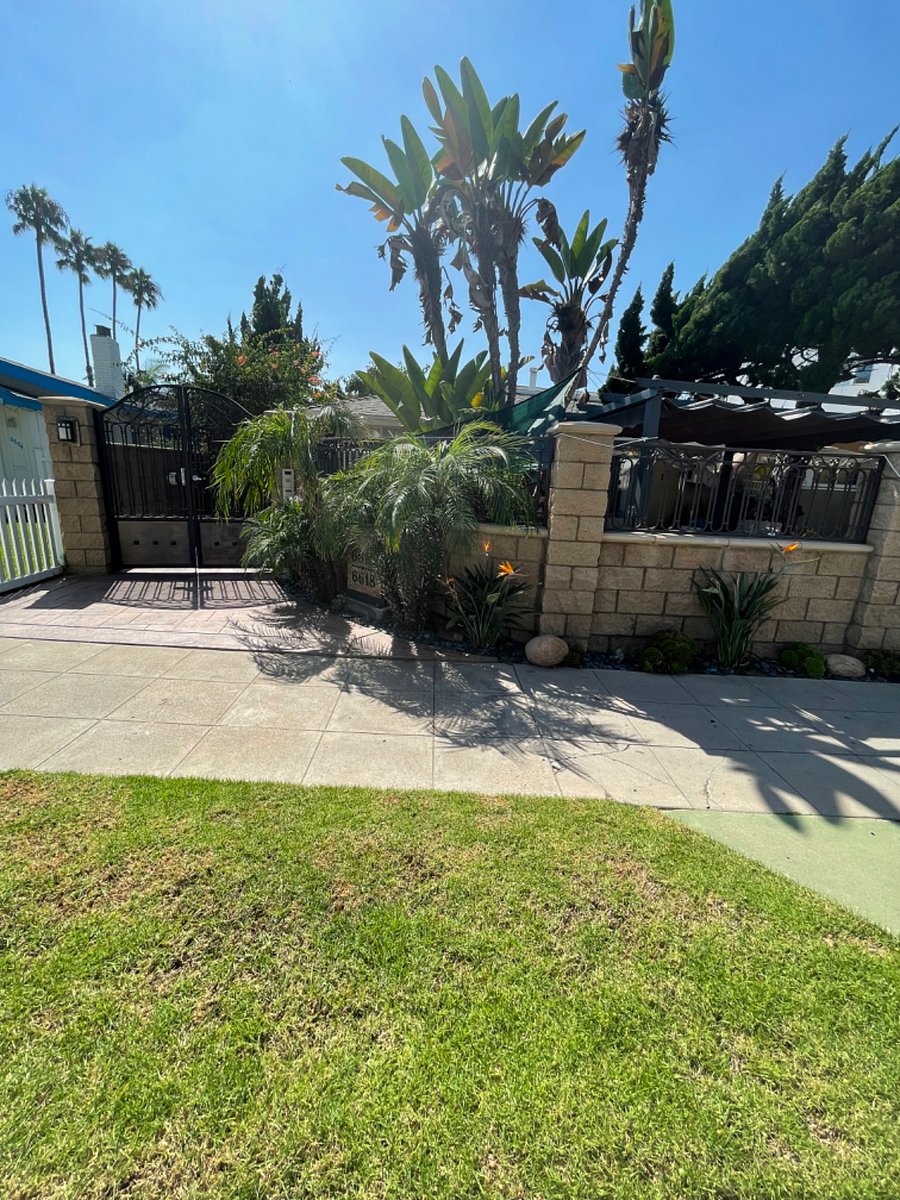 Gated complex