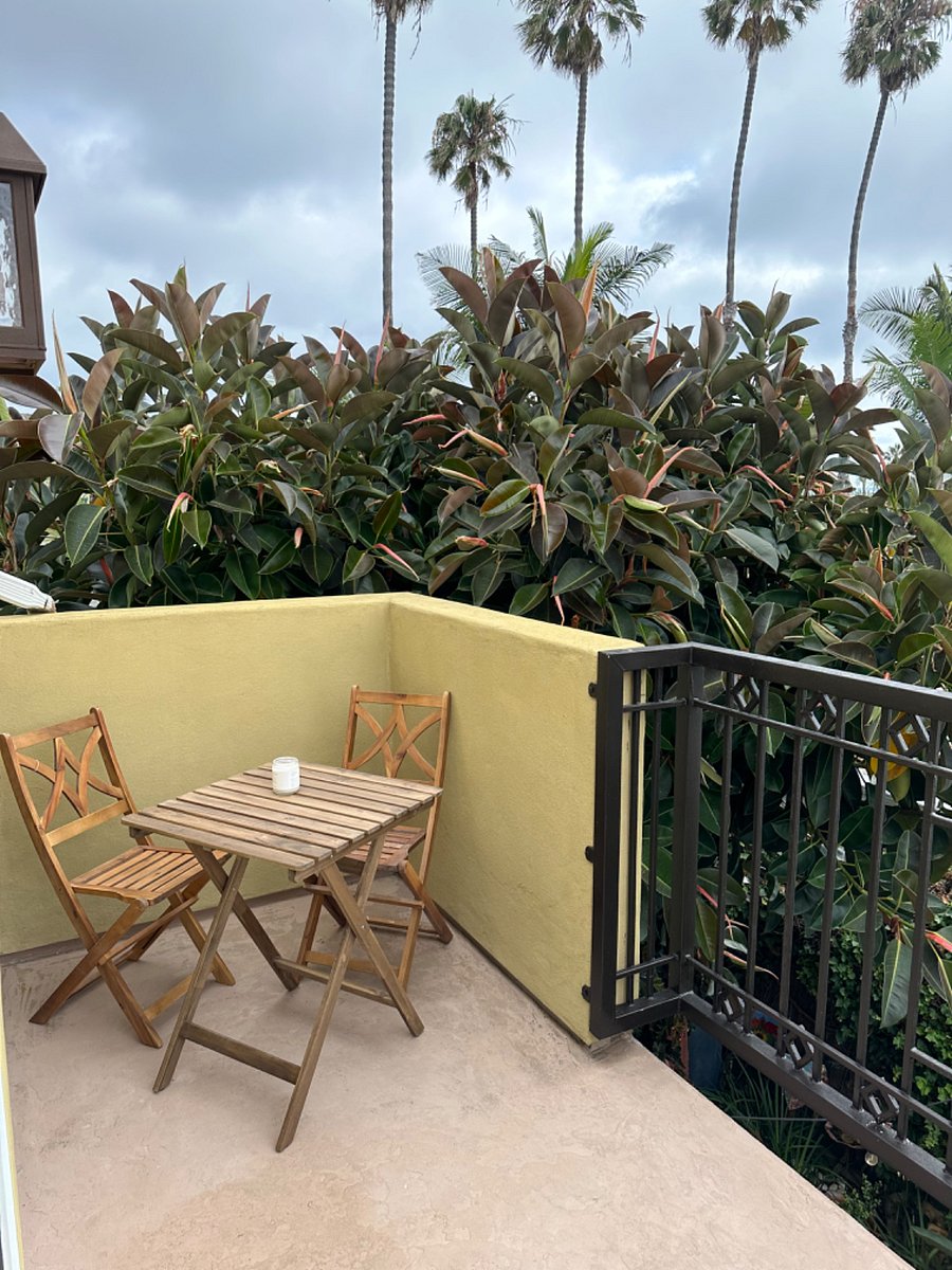 Nice Balcony with ocean view