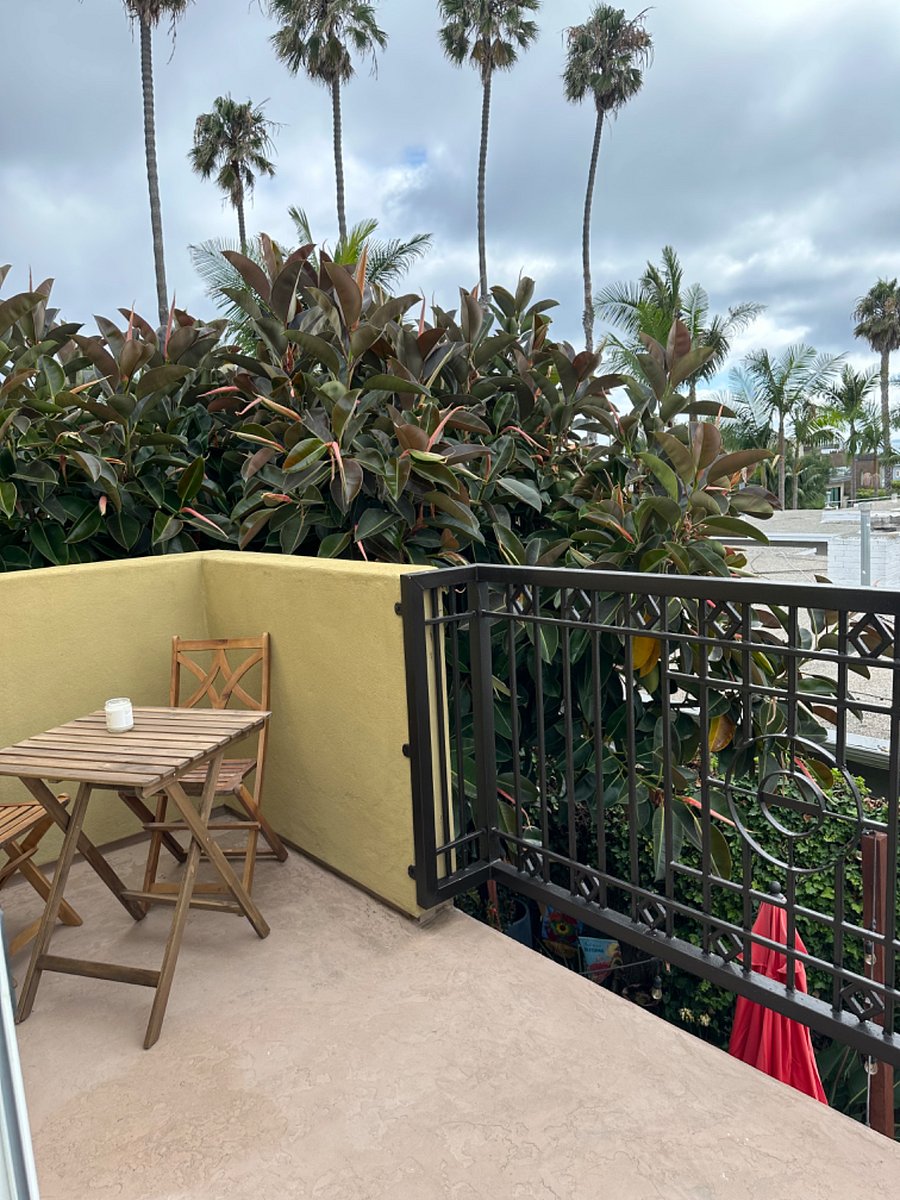 Nice Balcony with ocean view