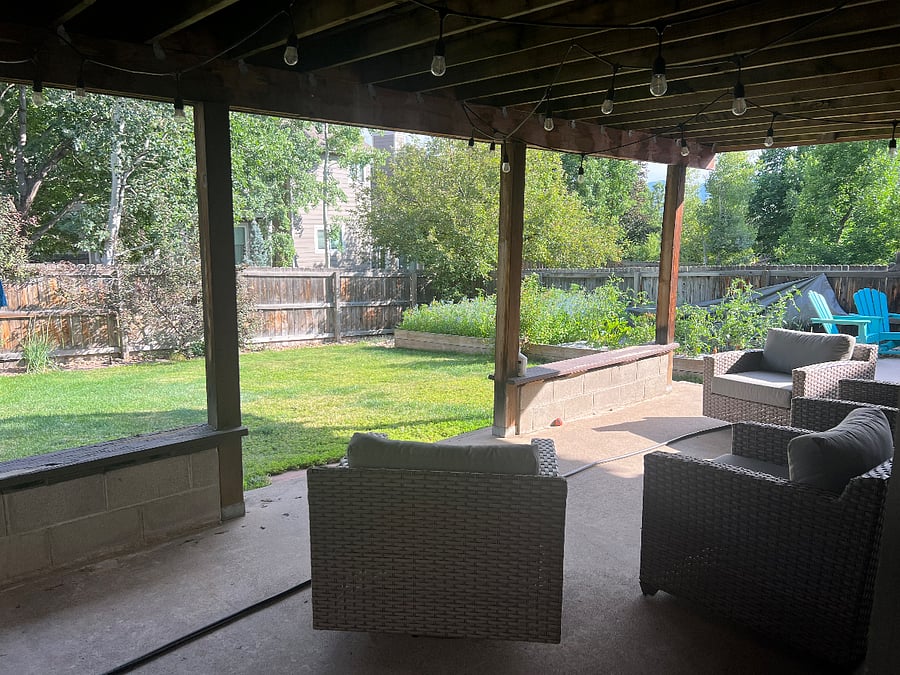 Outdoor patio space for tenant