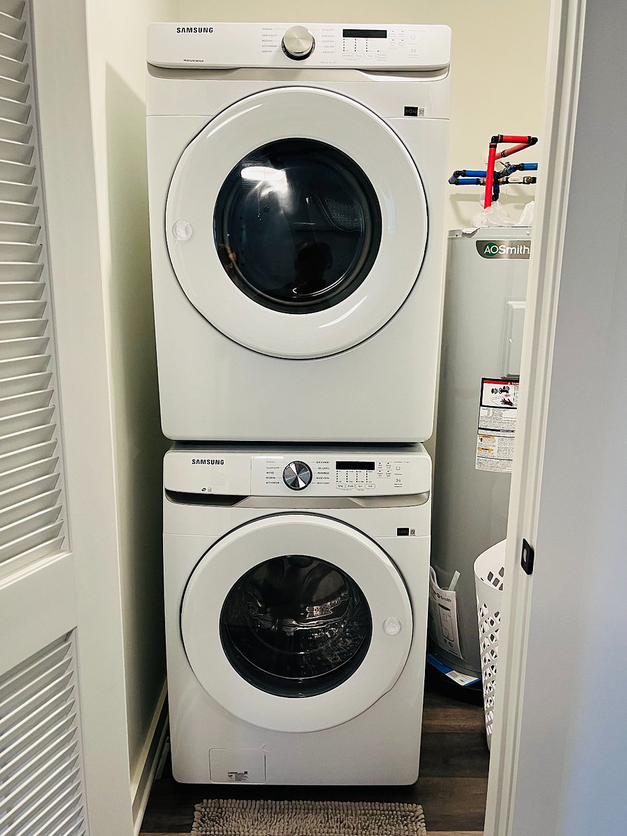 Brand new Samsung washer/dryer