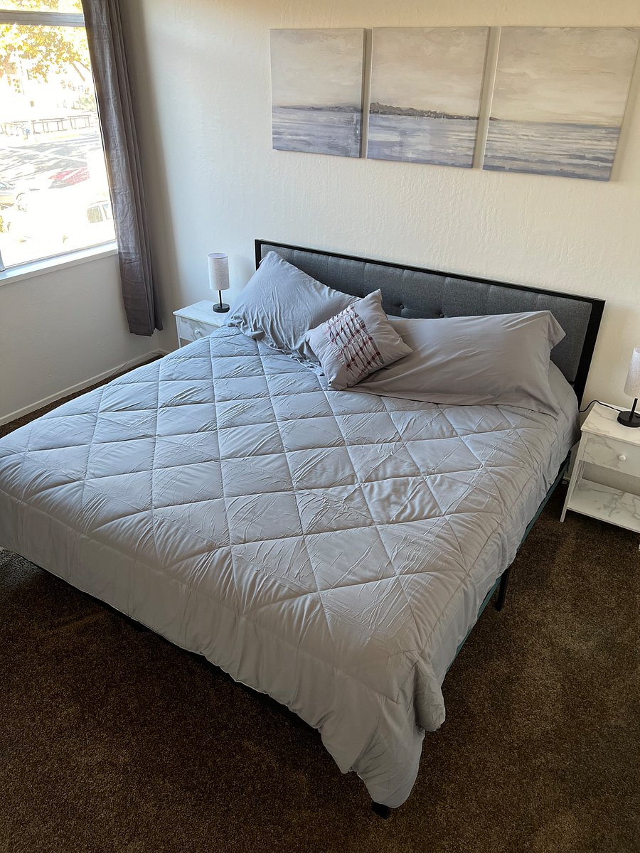 Bedroom 1 king size bed