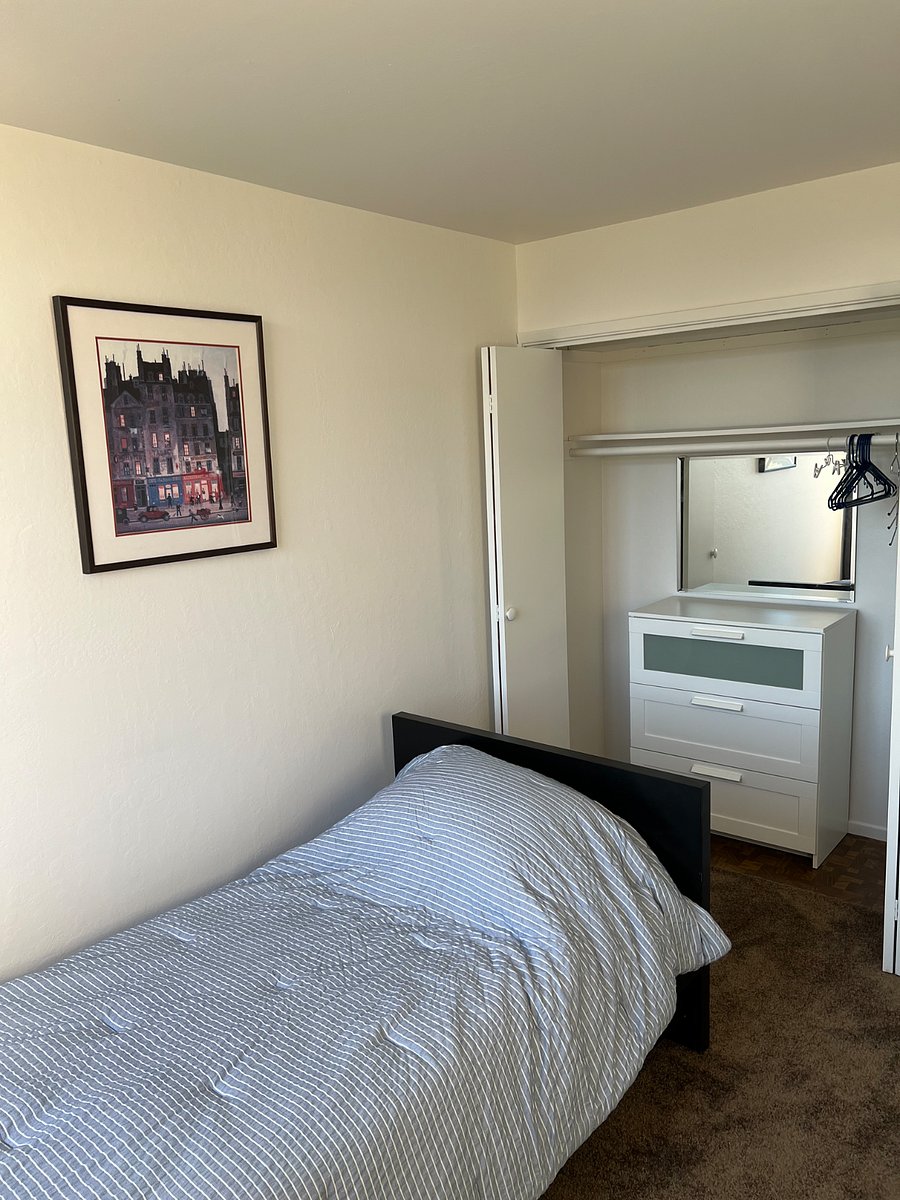 bedroom 3 twin bed
