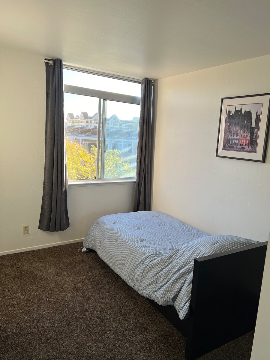 bedroom 3 twin bed