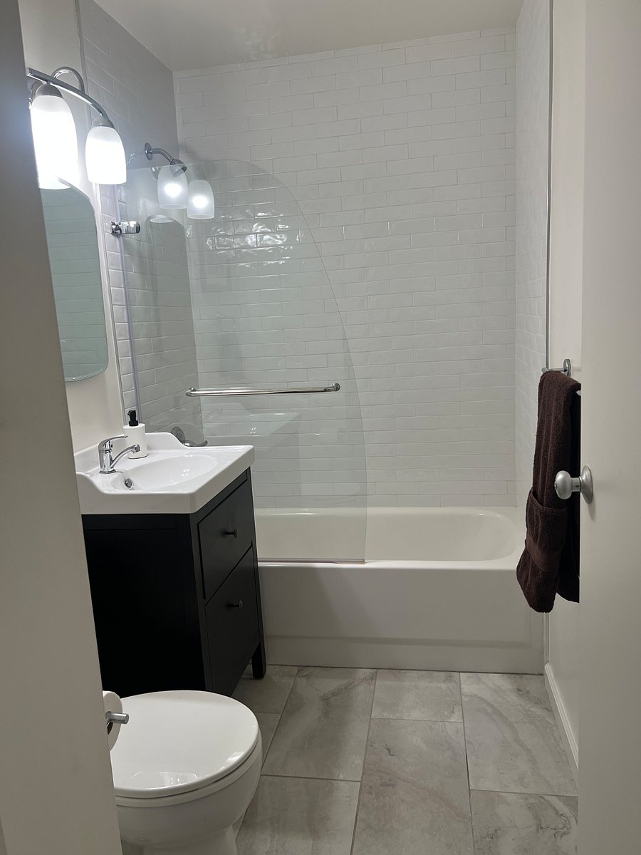 front bathroom shower and tub