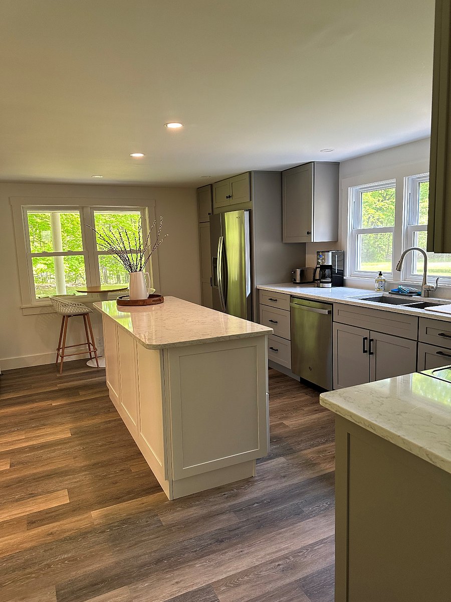 Kitchen with nook