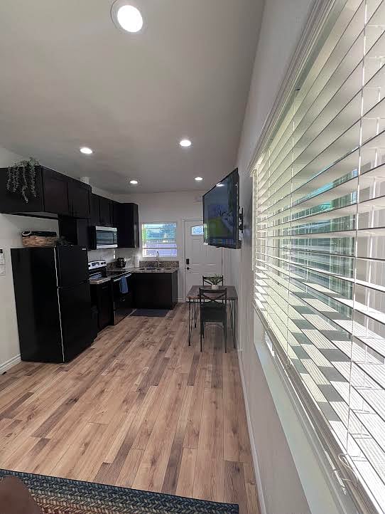 Maximum lighting, plenty of fresh air and a wonderful street view.