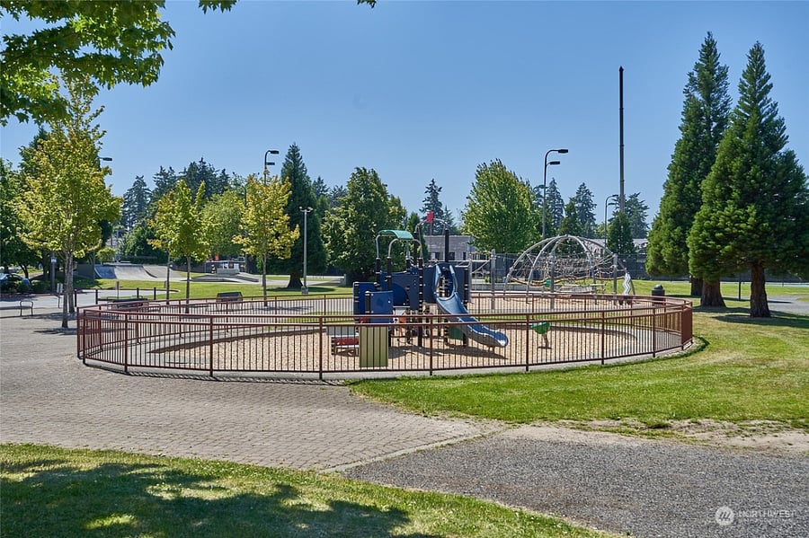 Playground nearby