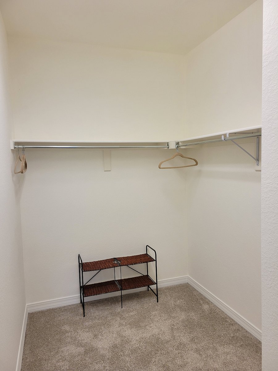 Walk in closet