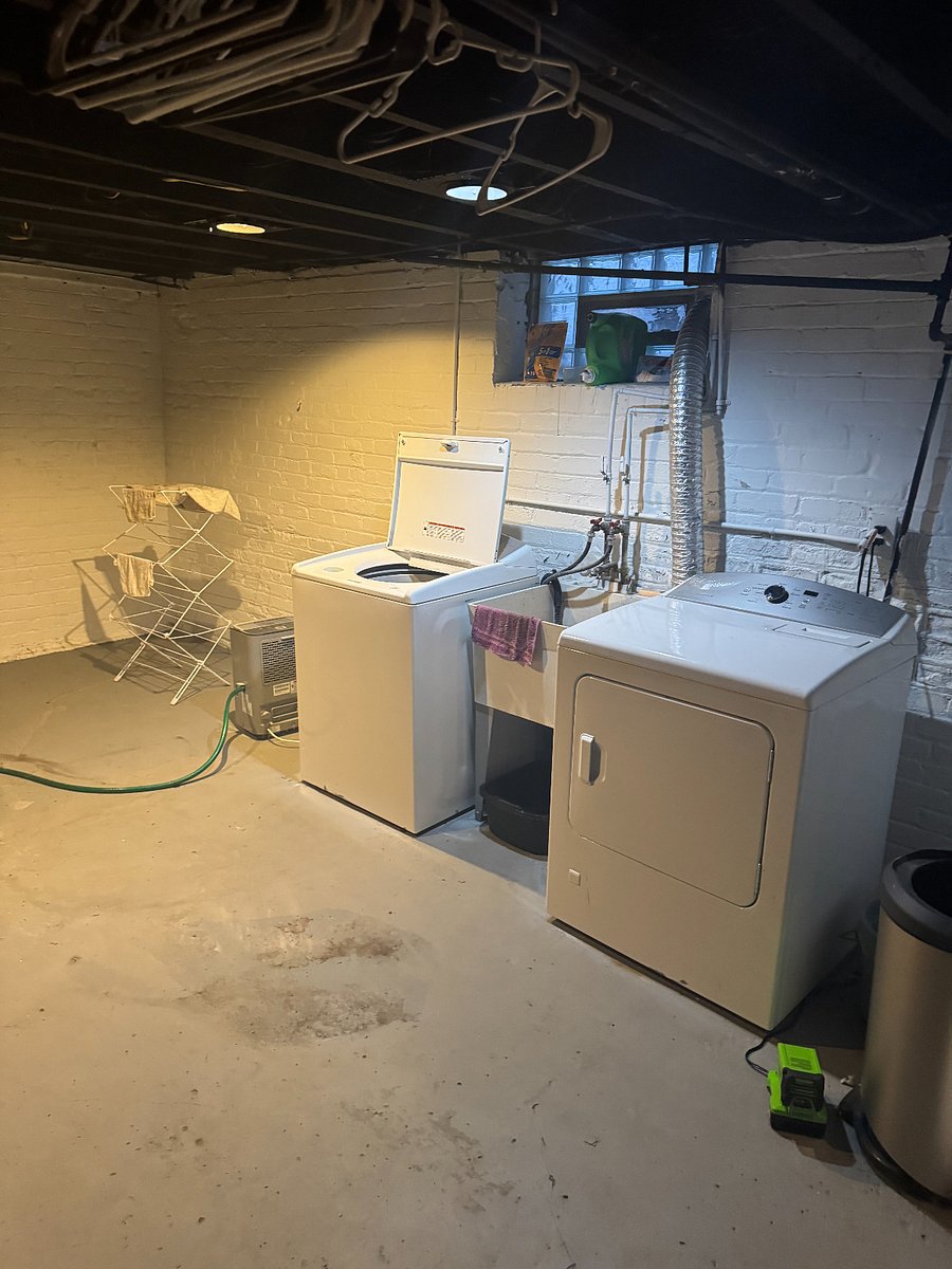 Washer Dryer in Basement
