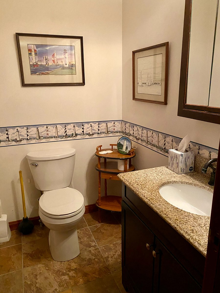 Half Bath off great room