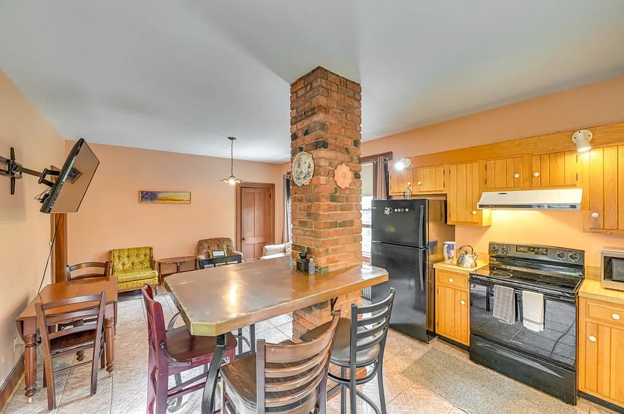 Kitchen/Common Area