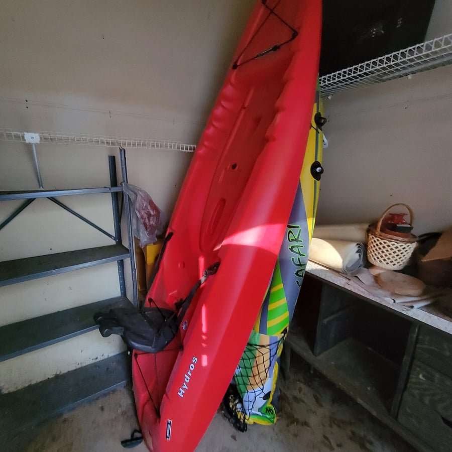Kayaks are available for water sports at nearby Lakes Hartwell, Located, and Keowee.