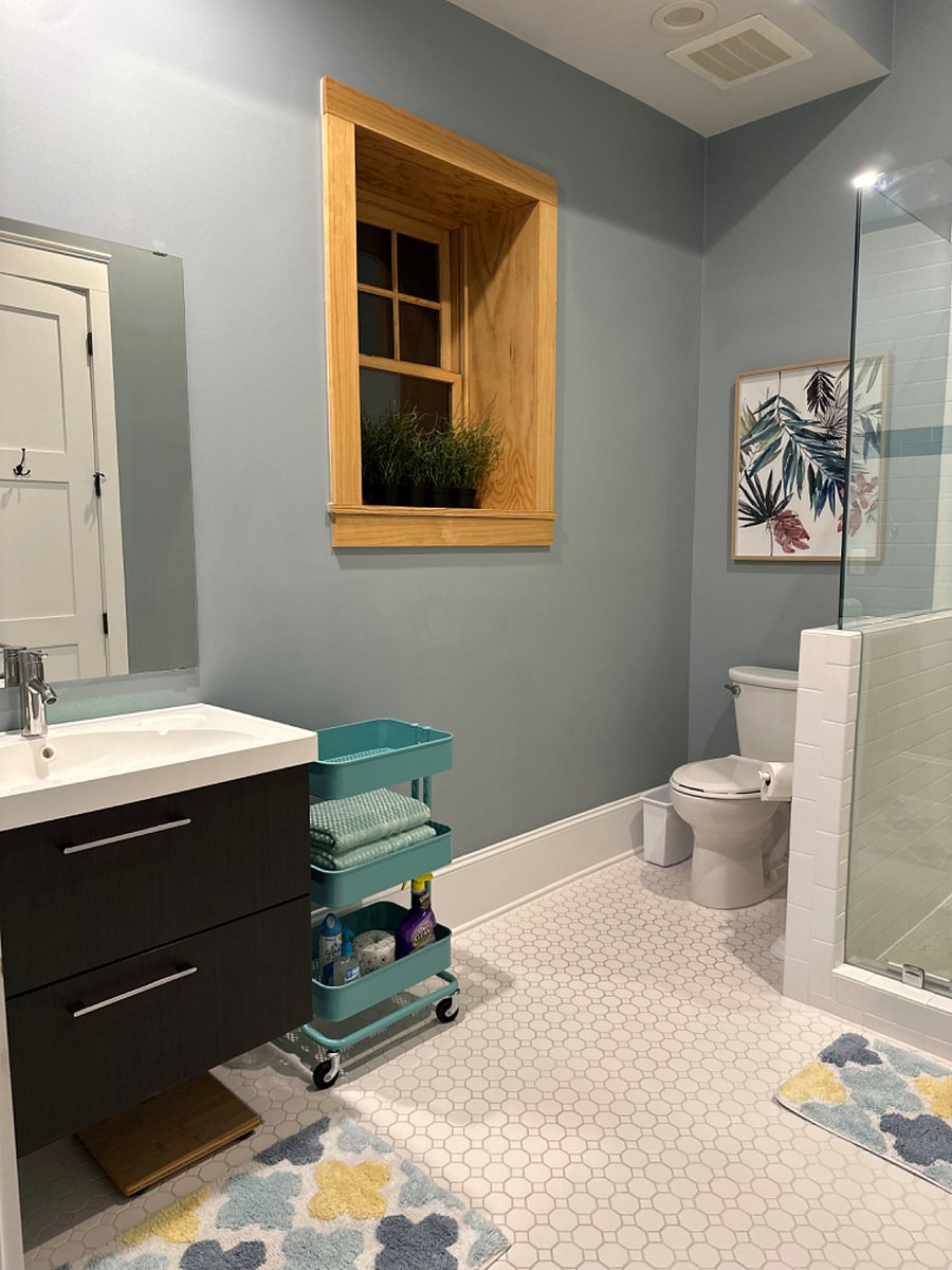 2nd bathroom with entrances from hall and 2nd bedroom
