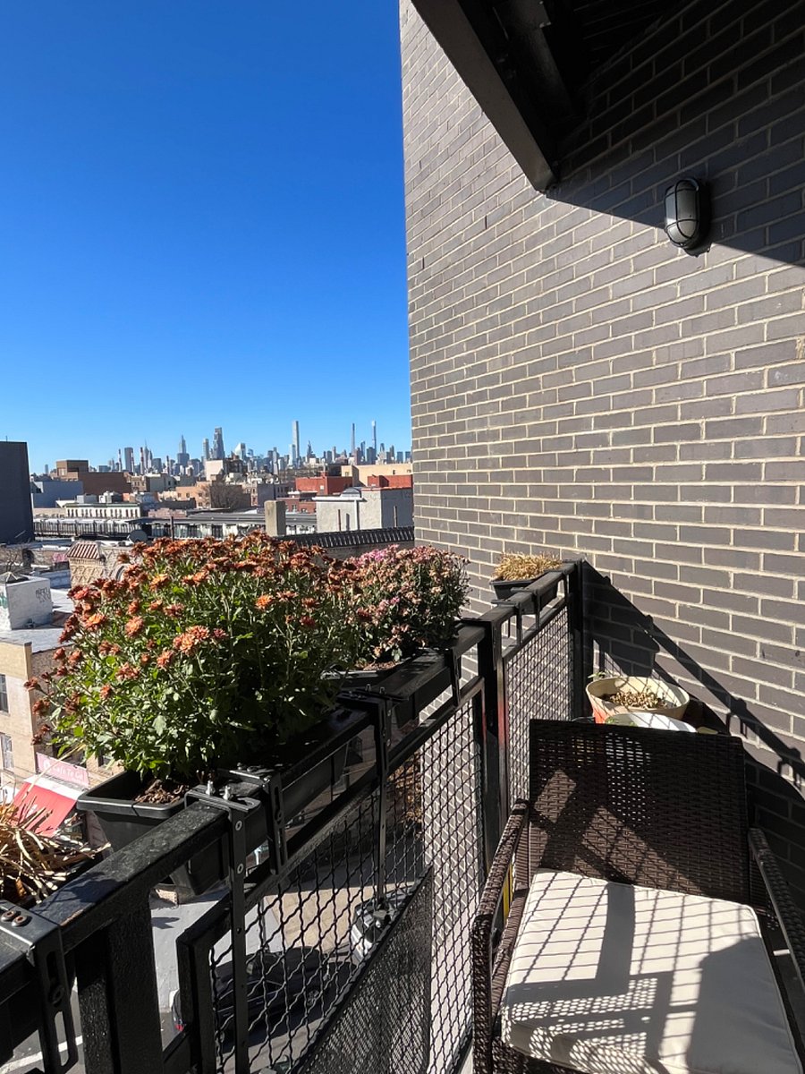 Southwest facing balcony view 