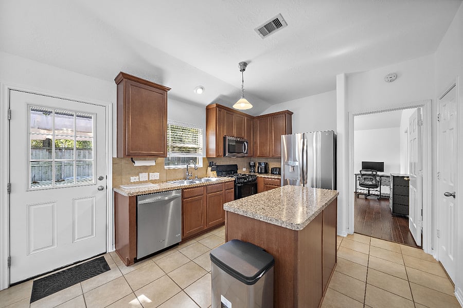 Furnished Finder property 776039_1 photo 6