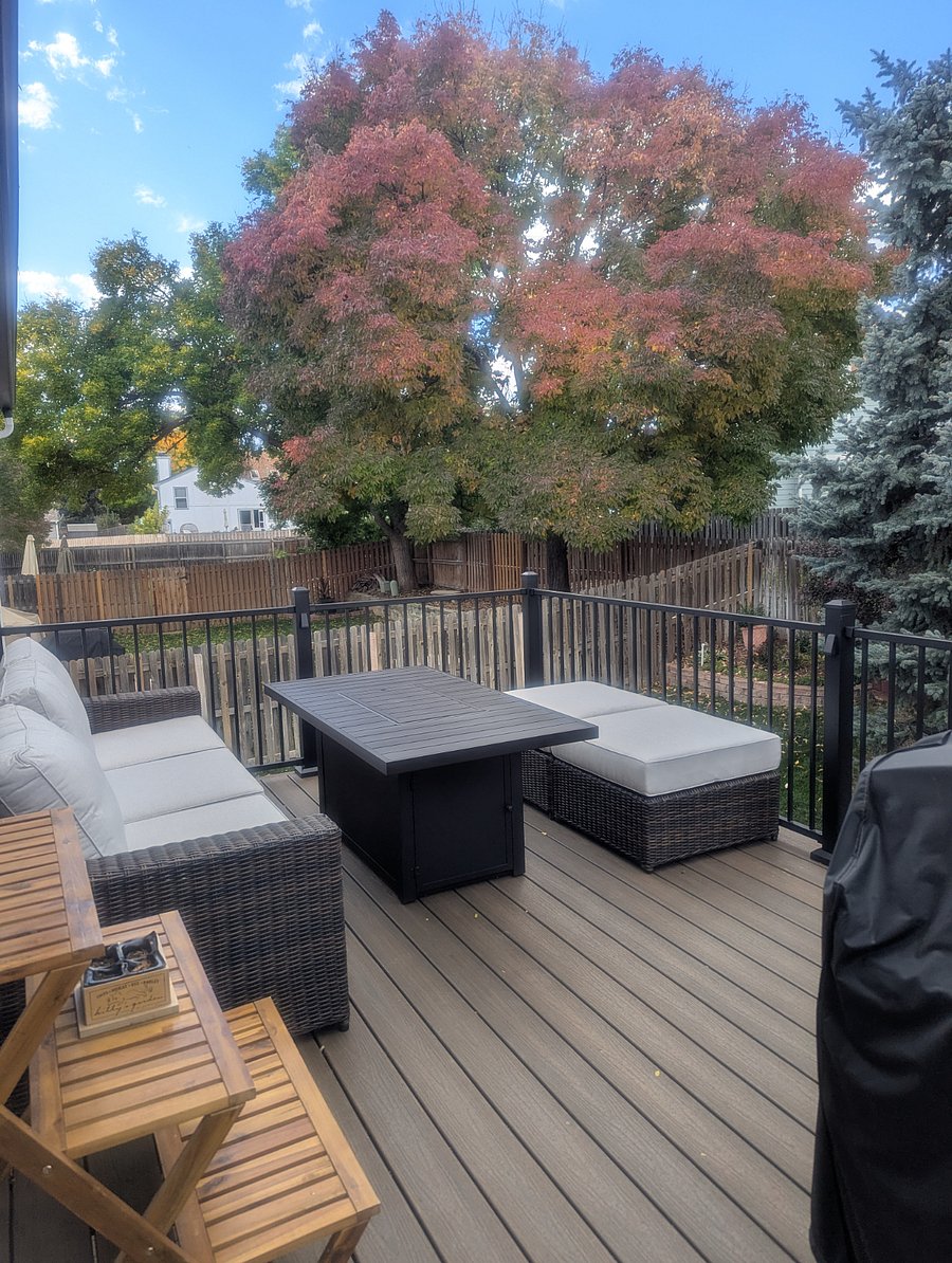 Deck with dining (is also a fire table)