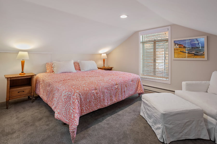 Upstairs King bedroom 