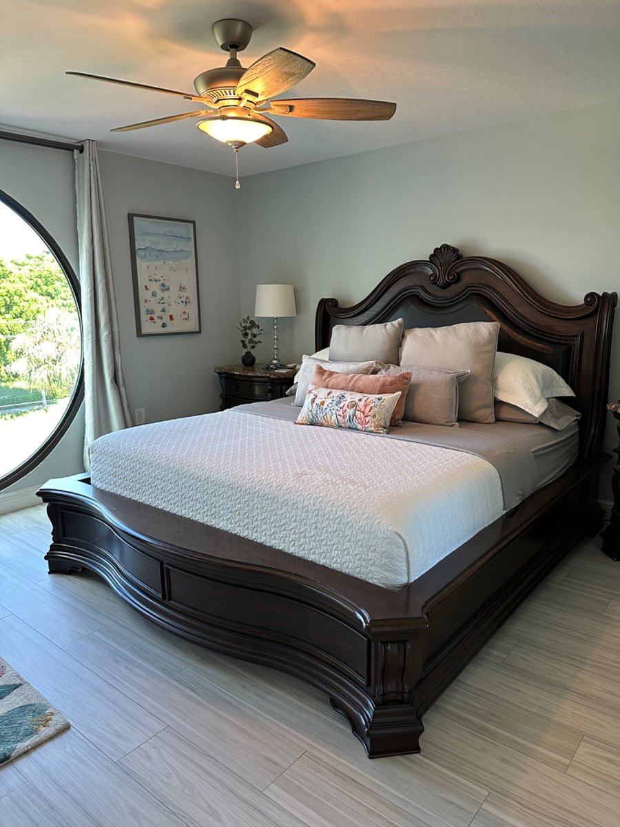 Master King Bedroom