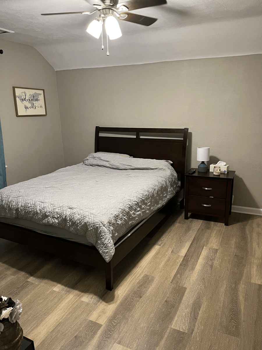 Second bedroom queen size bed