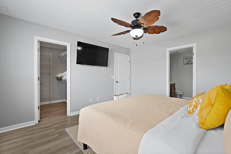 King Room w/ walk-in closet and 50" Smart TV. 