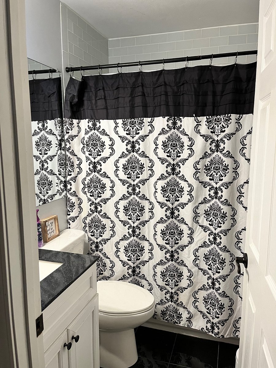 Bathroom with bath/shower and heated ceramic floors
