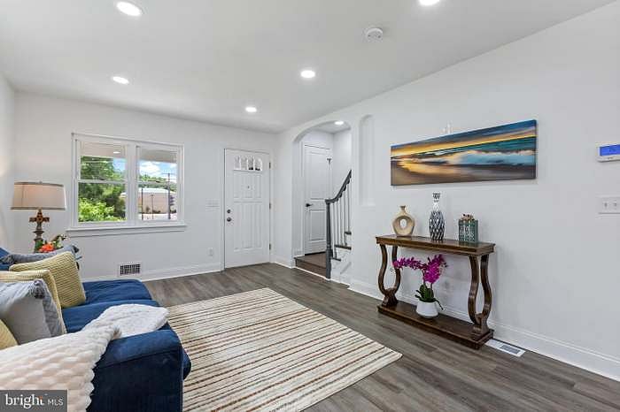 Furnished Finder property 776674_1 photo 3