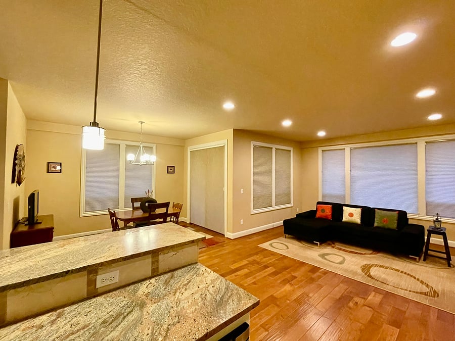 Main level greater room  (Common area)