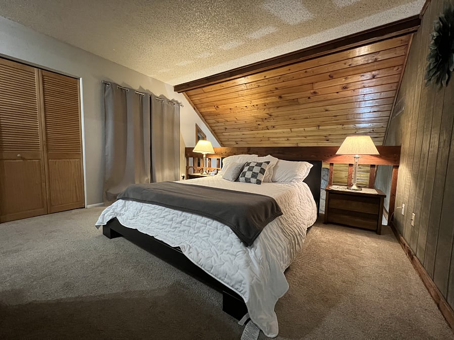 Loft ensuite bedroom