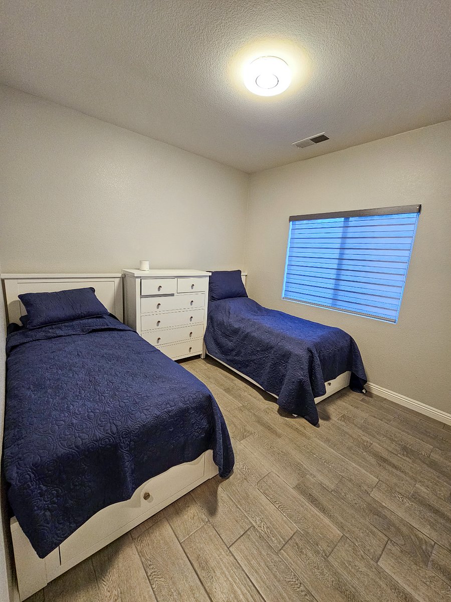 Bedroom 3 2x Twin Beds