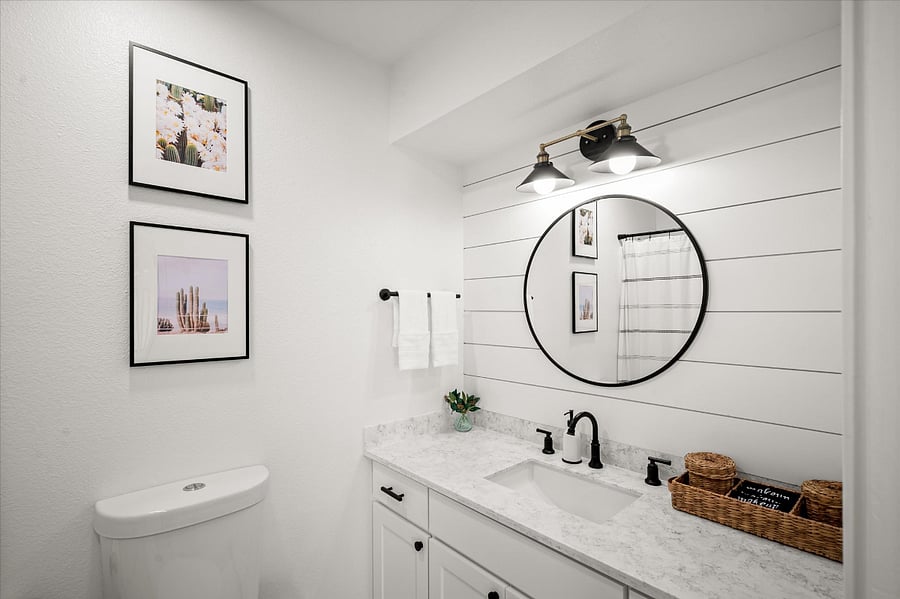 Hallway full bath with shower and bathtub combo