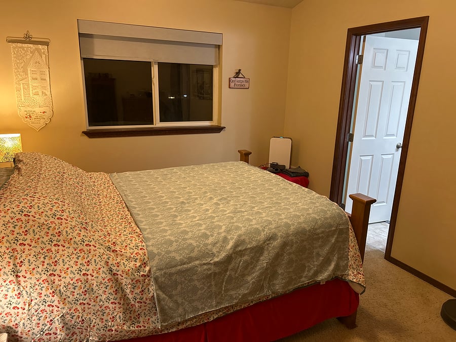 Master Bedroom Queen Bed.