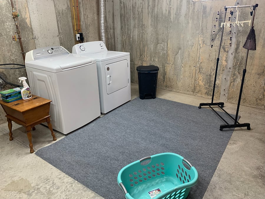 basement washer/dryer