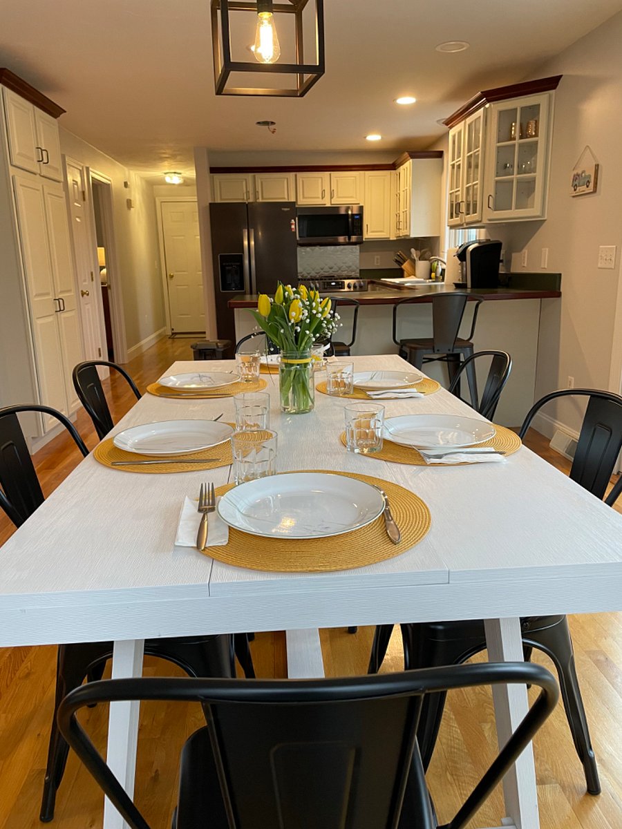 Large Eat in kitchen