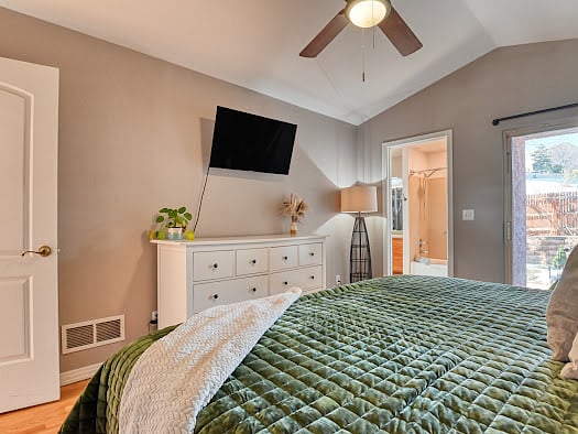 Owner room with King Bed2nd bedrr