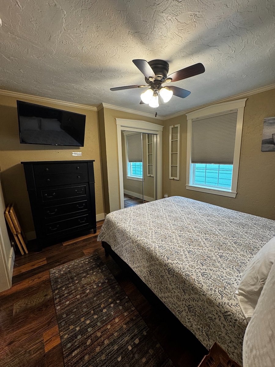 1st Bedroom 