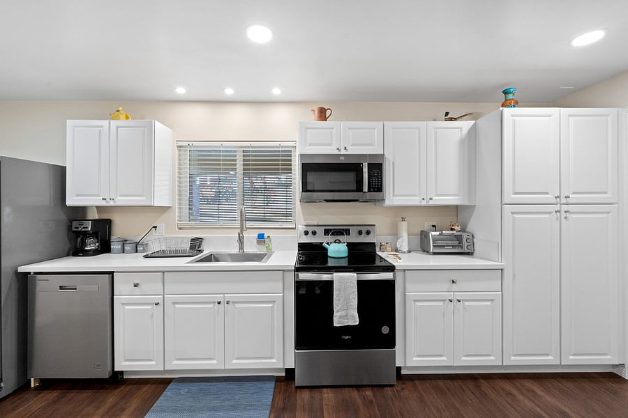 Fully equipped kitchen with all Electric appliances. Eating and cooking utensils included as well as food storage tupperwares and more.  