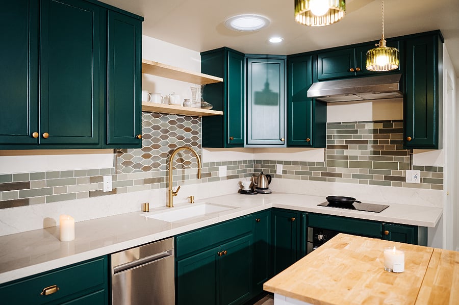 Full kitchen with dishwasher